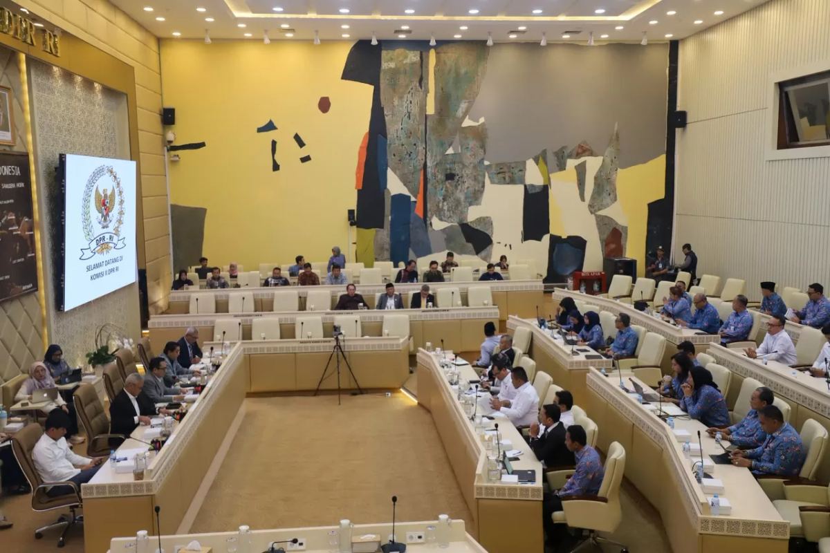 Suasana sidang RDP komisi II DPR bersama Ombudsman RI